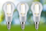 Tre LED-pærer med klar glaskuppel, E14-fatning og varmt hvidt lys til energibesparende belysning