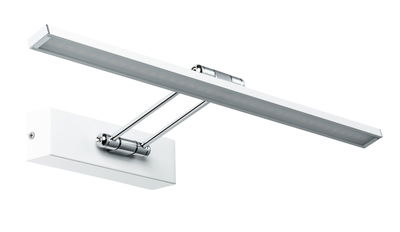 Moderne witte LED-wandlamp met verstelbare chromen arm voor gerichte verlichting in woonruimtes