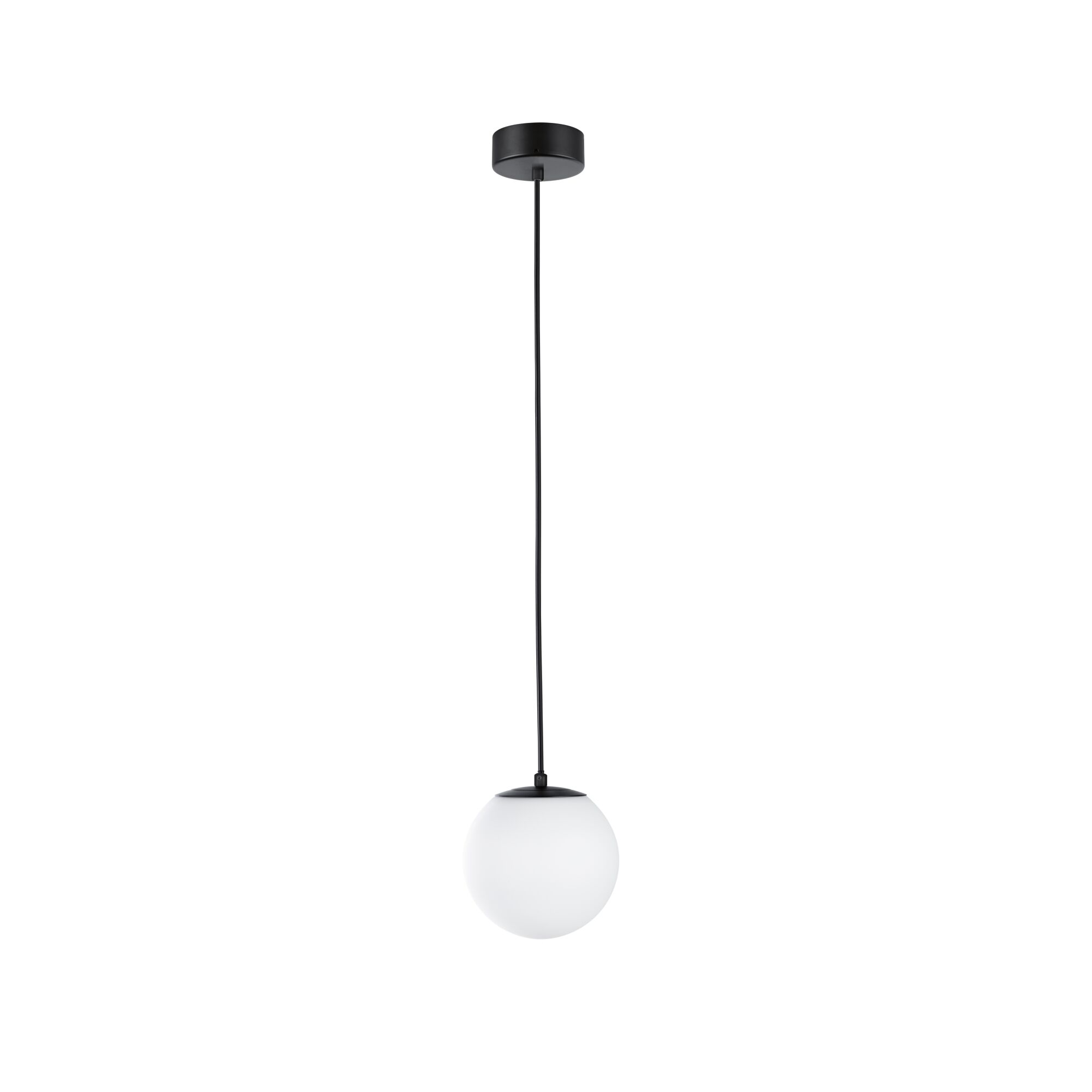 Moderne pendel med hvidt glas og sort metal, minimalistisk design til opholdsrum.