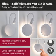 Witte Miora accu-wandlamp met flexibele leesarm en touch-dimmer voor direct licht