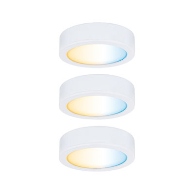 Drie witte LED-plafondlampen met instelbare kleurtemperatuur voor woonruimtes.