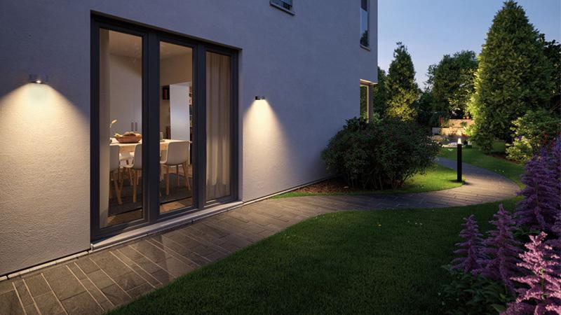 Außenwandleuchten betonen die Hauswand. Außenwandleuchten von Paulmann