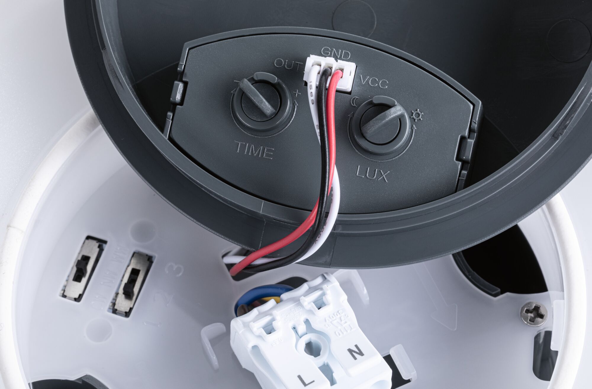 Applique d'extérieur LED Aureva incl. détecteur de mouvement IP65 rond 220mm 2200 - 4000K 20,5W 1630lm 230V Anthracite/Blanc Polycarbonate