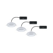 Drei weiße LED-Einbaustrahler mit schwarzem Anschlusskabel für moderne Wohnraumbeleuchtung