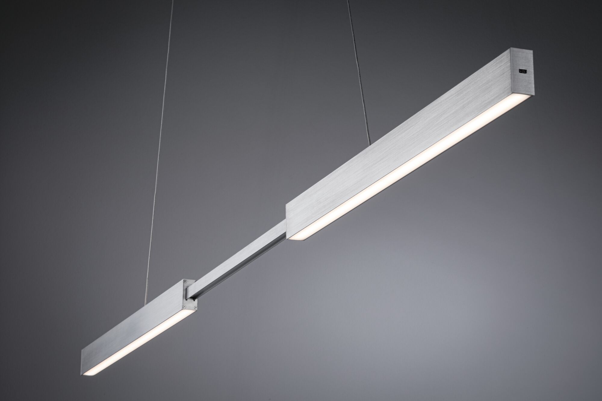 Moderne Hängeleuchte aus gebürstetem Aluminium in Silber mit LED-Licht für Büro und Wohnraum