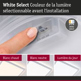 Doigt réglant la couleur de lumière White Select LED avec blanc chaud, blanc neutre et lumière du jour