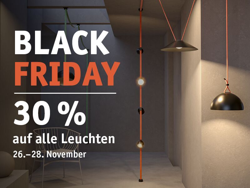 Schwarze und graue moderne Pendelleuchten mit orangen Kabeln in minimalistischem Raum, Black Friday Rabattaktion.