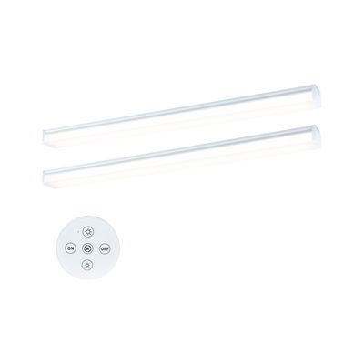 Zwei weiße LED-Leisten mit Fernbedienung für dimmbares Licht im modernen Design