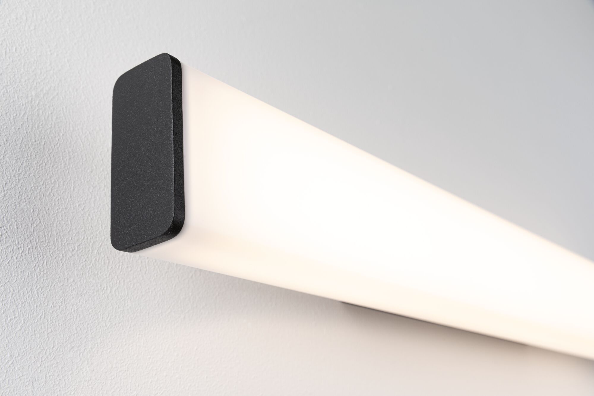Applique murale LED noire avec diffuseur blanc en plastique pour éclairage intérieur moderne