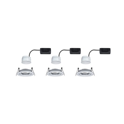 Drie witte LED-inbouwspots met zwarte driver en zilveren reflector voor moderne kamerverlichting