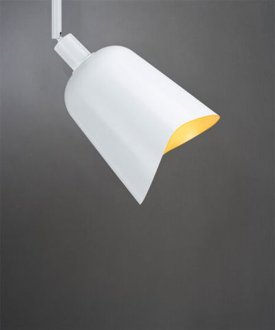 Moderner weißer Metall-Spot mit warmweißem Licht für flexible Innenraumbeleuchtung