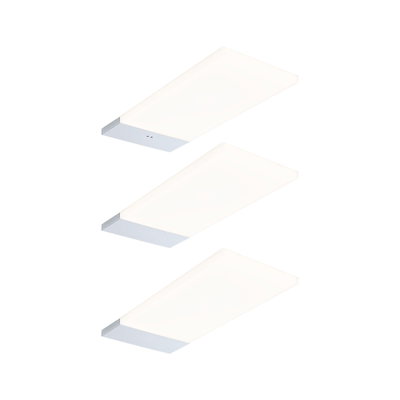 Tre hvide LED-loftslamper med sølvfarvet aluminiumsramme til moderne indendørs belysning