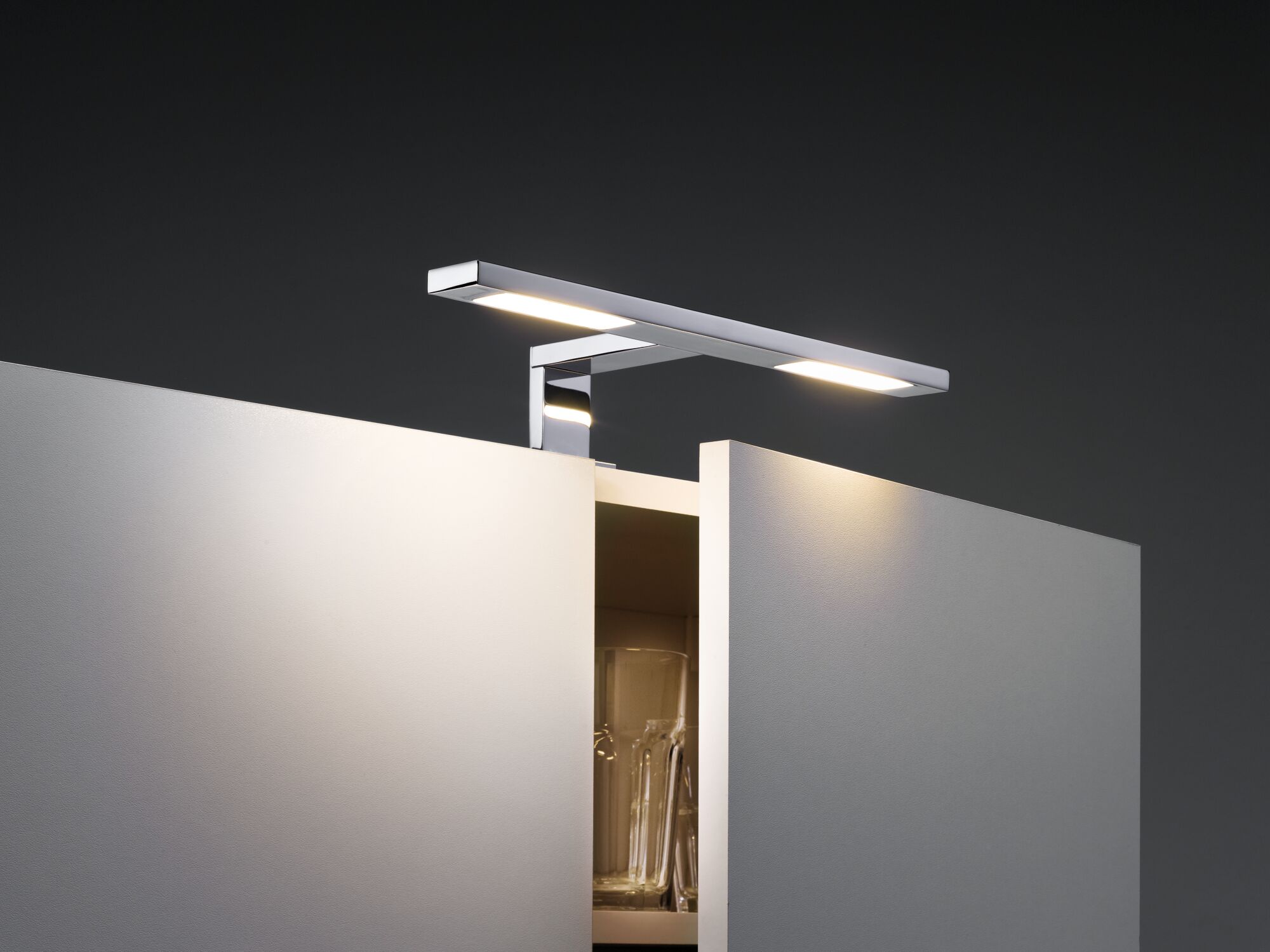 Moderne LED-Möbelaufbauleuchte aus Chrom mit warmweißem Licht für Schrankbeleuchtung