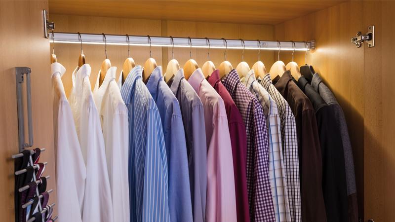 Paulmann Schrankbeleuchtung für deinen Schrank Beleuchtete Kleidung in deinem Kleiderschrank
