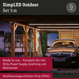 SimLED Outdoor 5m LED-Lichtstreifen in warmweiß unter Holzdach über geparktem Auto, IP65 geschützt