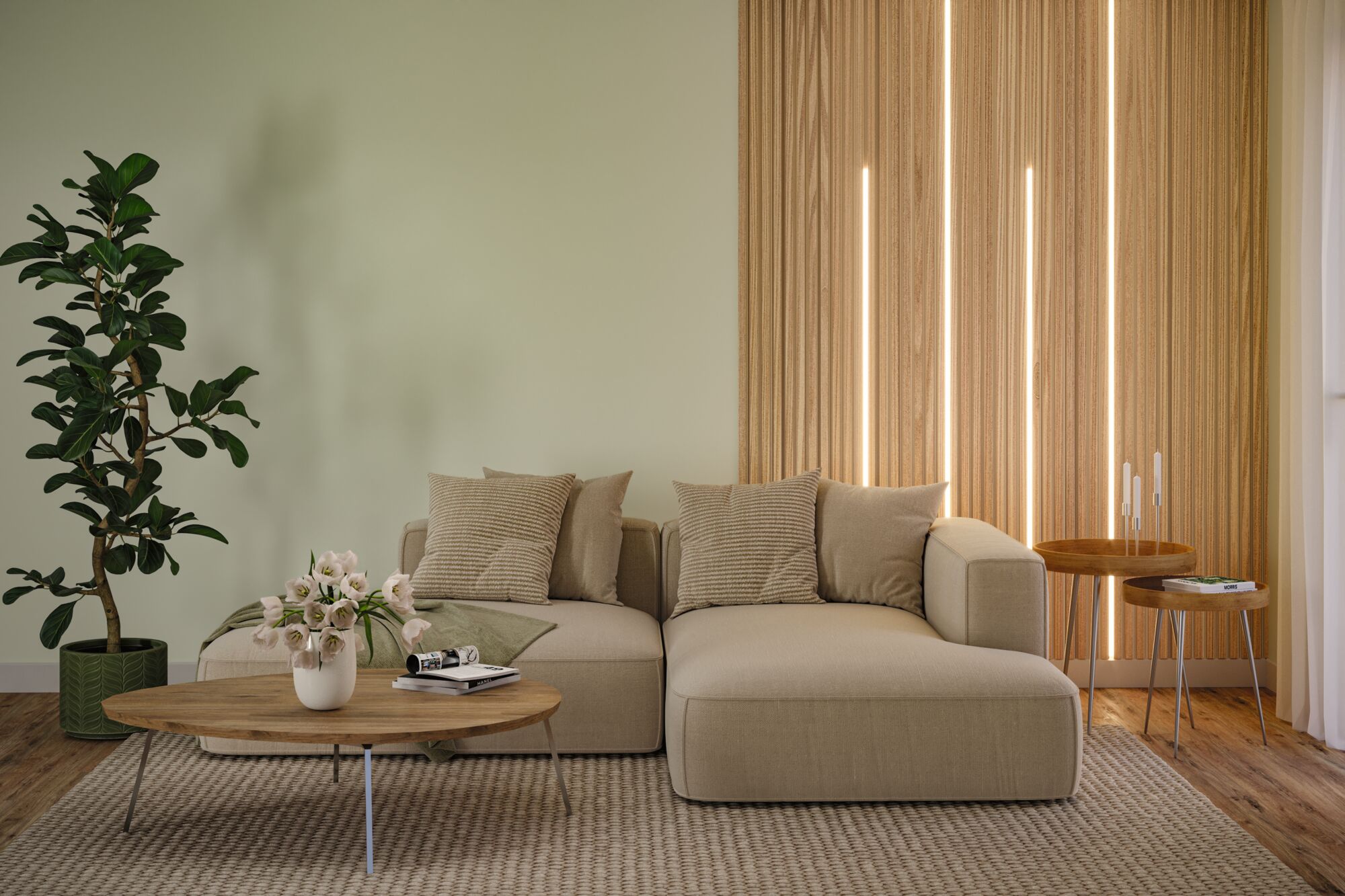 Beiges Sofa mit Kissen vor Holzlamellenwand mit integrierter LED-Beleuchtung im modernen Wohnzimmer