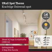 Witte URail Spot Theron met 3-staps dimfunctie en warm wit licht in moderne woonkamer